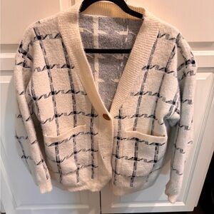 Cozy Checkered Cardigan Sweater - Cream and Black